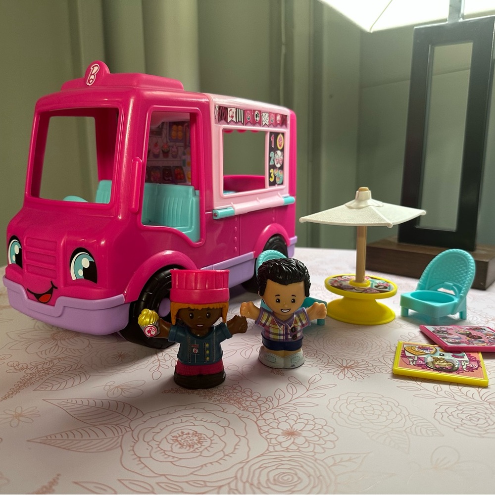 Fisher-Price Little People Barbie Cupcake Truck